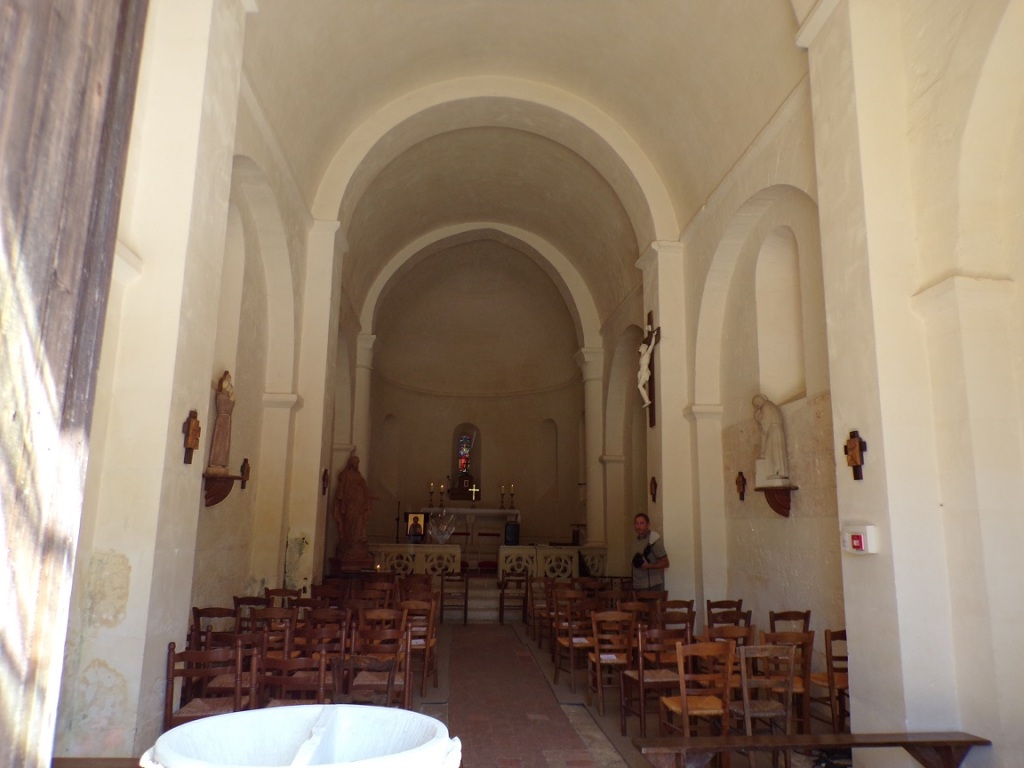 Cherves-Richemont - L'église Saint-Georges - Vue de l'entrée (3 septembre 2016)