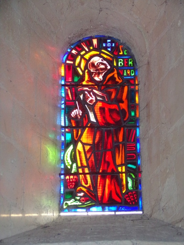 Châteaubernard - La chapelle Saint-Jean - Le vitrail ' Saint Bernard' (24 septembre 2018)