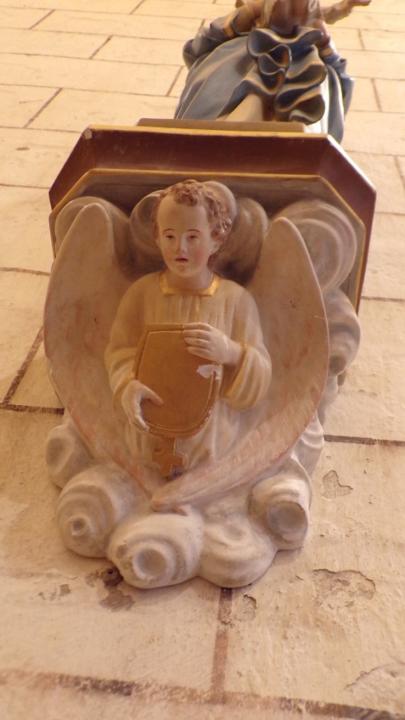 Nercillac - L'église Saint-Germain - Sous la statue 'Vierge à l'Enfant' (10 avril 2018)
