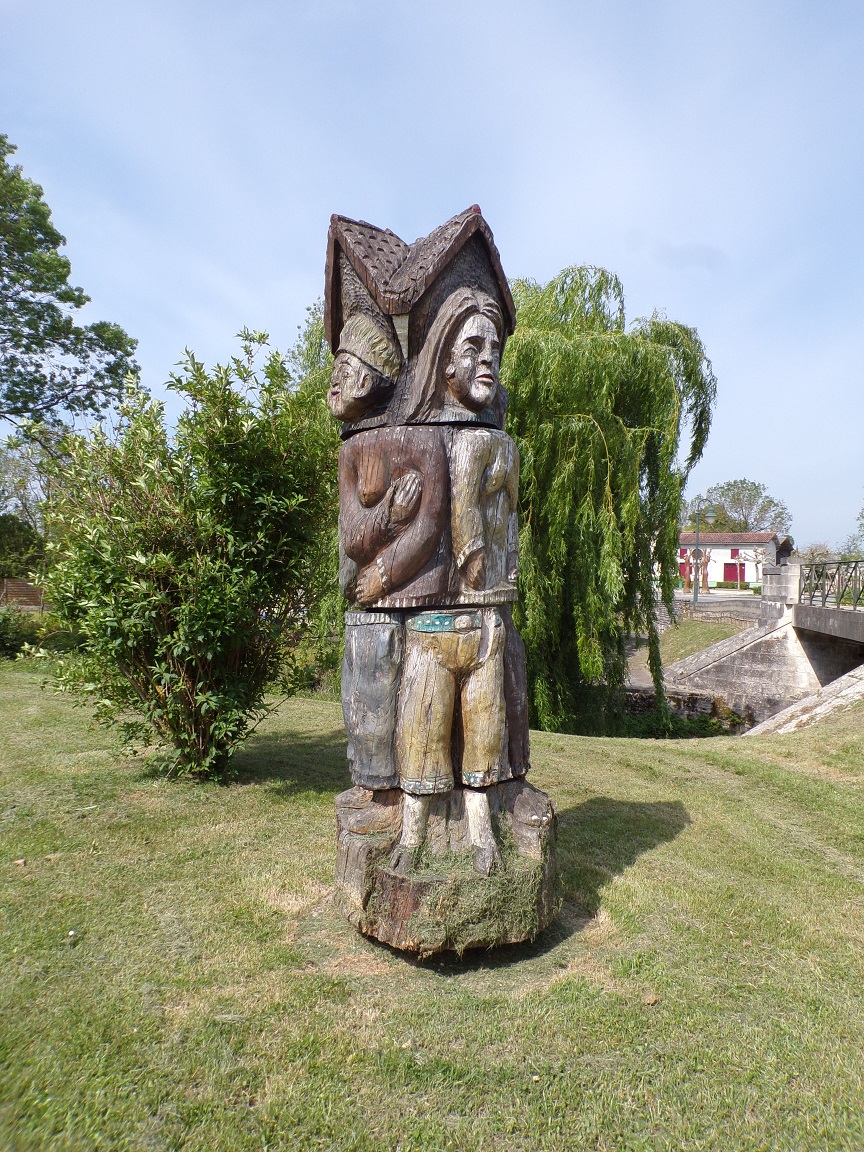 Bréville - Sculpture le long de la Soloire (3 mai 2022)