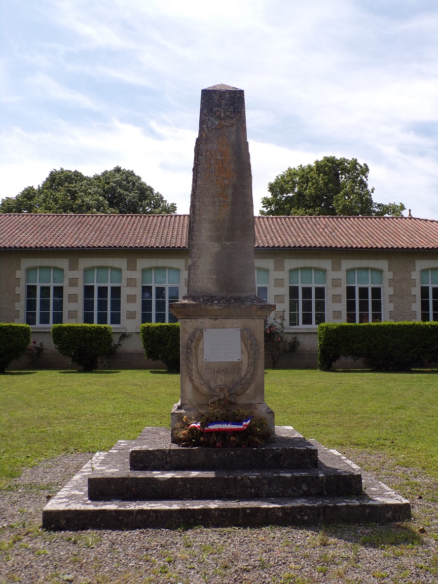 Angeac-Charente - Le monument aux morts (24 mai 2023)